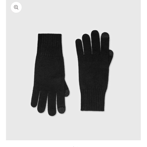 White + Warren Accessories - White + Warren 100% Cashmere Texting Gloves NWT XS/S Sold Out